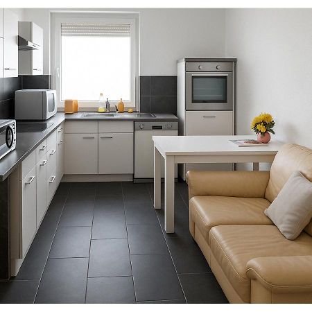 Gemuetliches Lisa Zimmer Mit Gemeinschaftskueche Heilbronn Zentrum מראה חיצוני תמונה