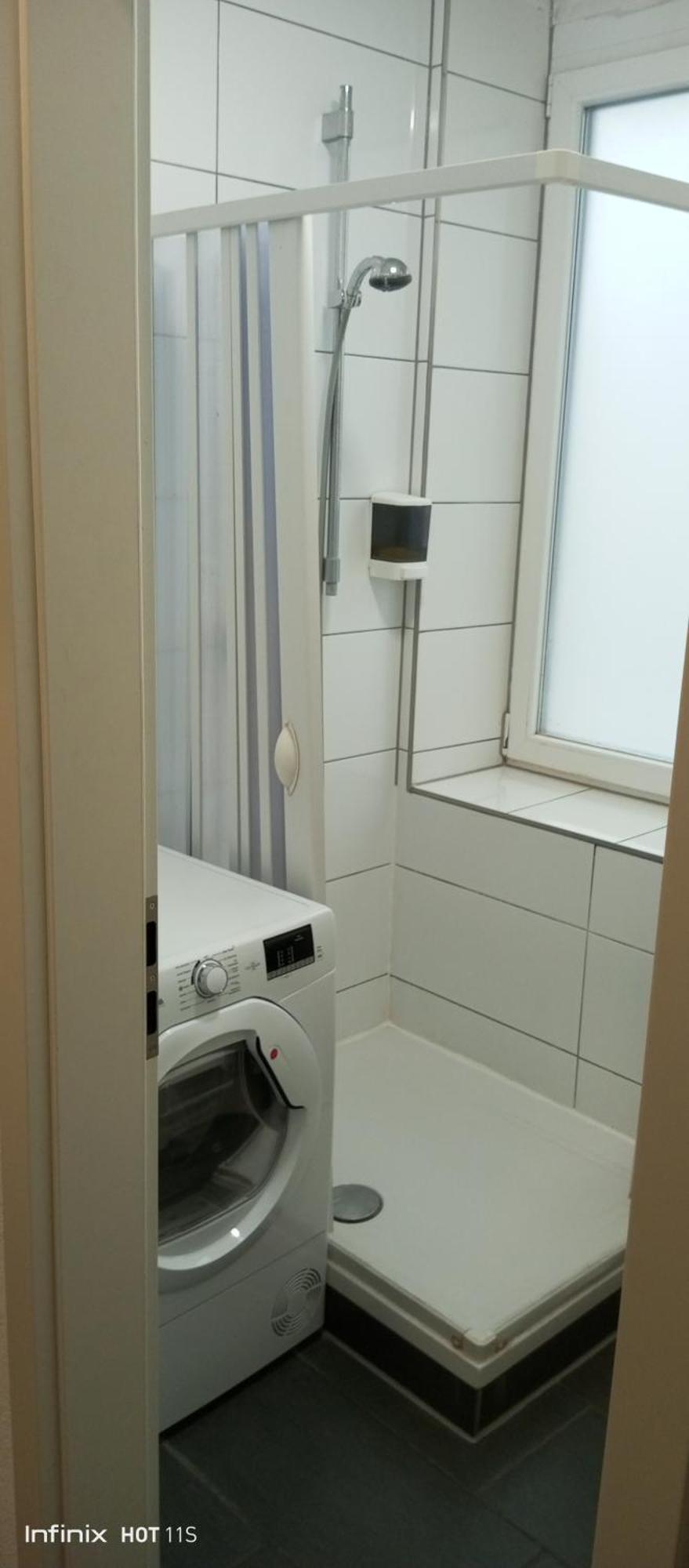 Gemuetliches Lisa Zimmer Mit Gemeinschaftskueche Heilbronn Zentrum מראה חיצוני תמונה